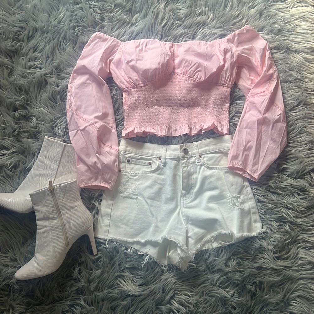 ✨NWT✨ Off The Shoulder Pink Top with Sleeves